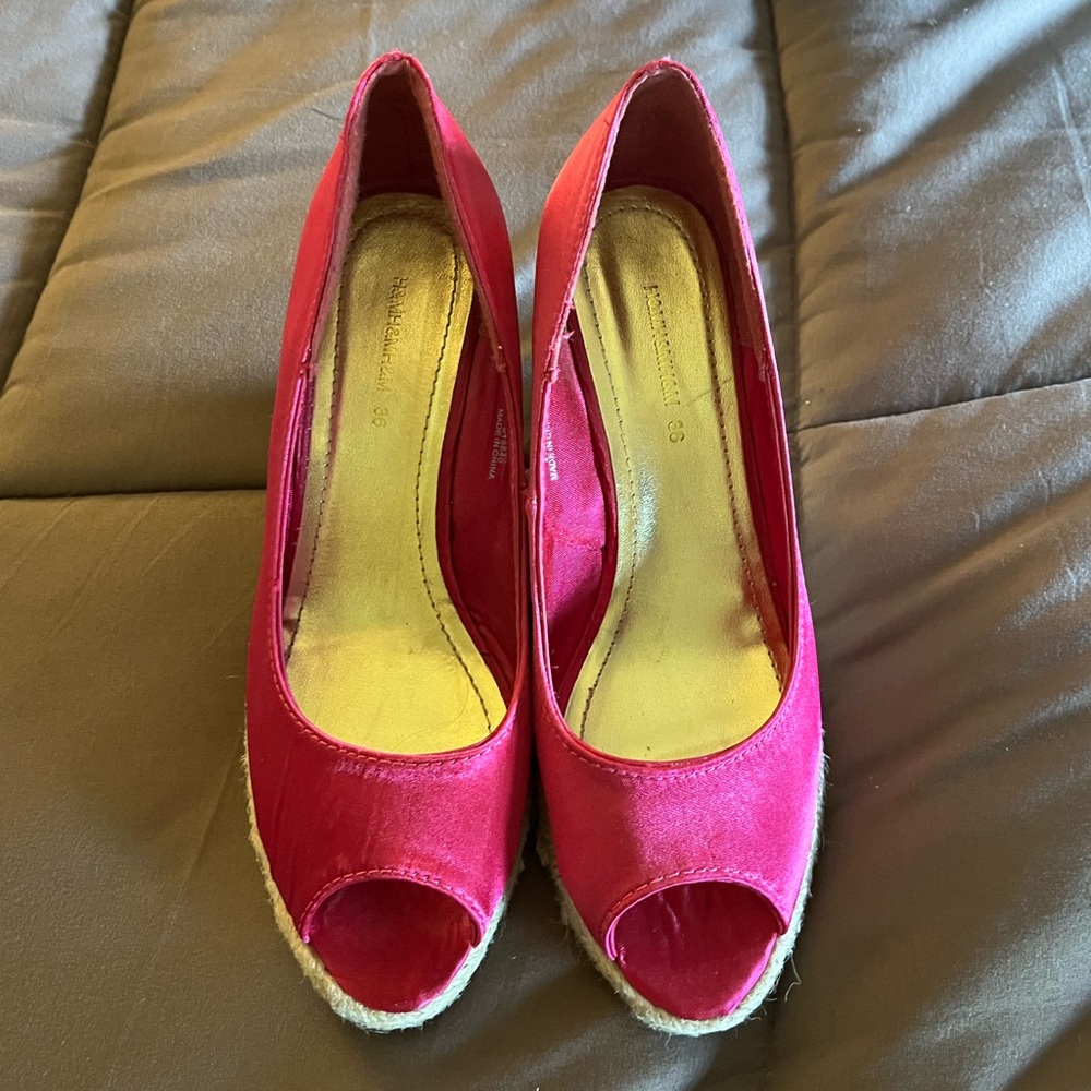 H&M | hot pink espadrilles